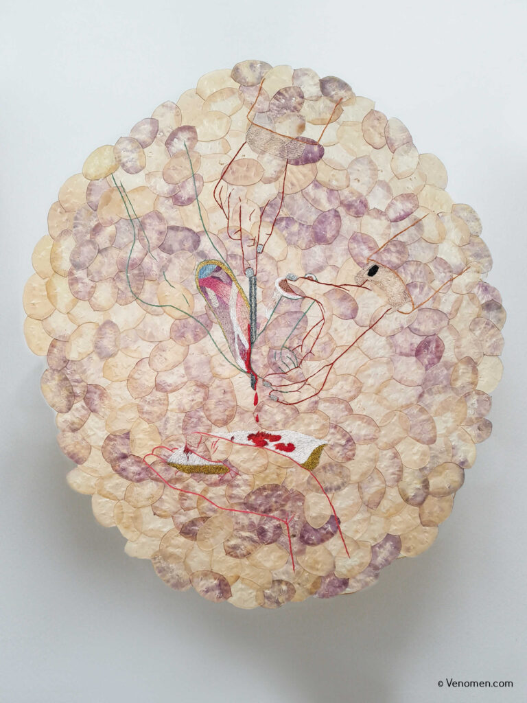 Laure Andre : D'apparence surréaliste, ses créations expérimentent les strates de l'intime, du corporel, du religieux, du médical et du quotidien.